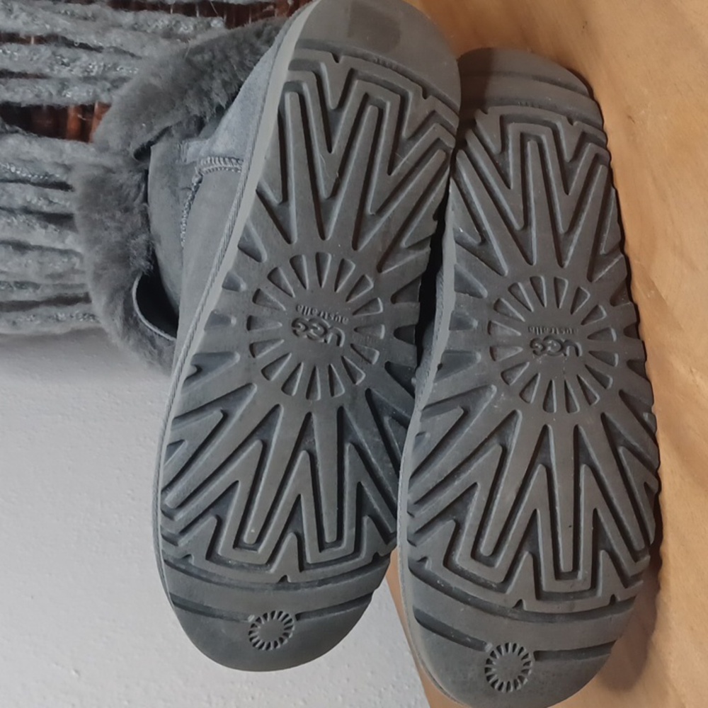 Uggs - Picture 3 of 8